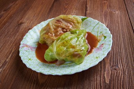 洋葱午餐配有番茄酱的包心菜卷马格里布图片