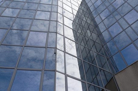 城市的荷兰斯赫韦宁根办公大楼的玻璃面罩荷兰框架窗户图片