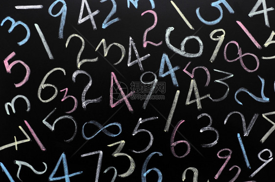 质地数值字以黑板粉笔写的随机数图片
