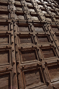 萨姆纳斯木头一张古老教堂入口处两扇大木门的愤怒照片建筑学图片