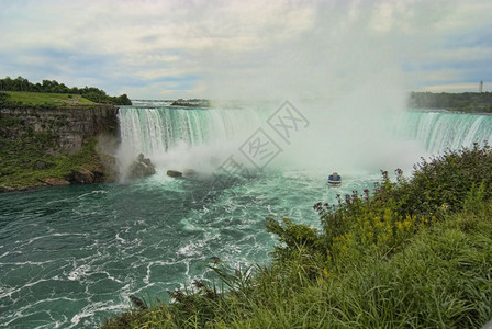 下降河坠落加拿大一侧著名的尼亚加拉瀑布详情图片