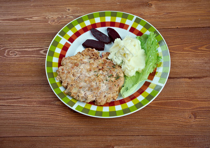 盘子地面PolsaPolsa传统瑞典菜口味和一致与用煮土豆咸菜甜根煮熟的苏格兰非常相似腌制图片
