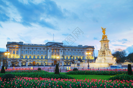 英国伦敦白夕日落的金汉宫殿纪念碑君主制目的地图片