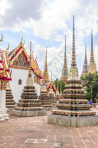 宗教的海伦佛塔泰国曼谷WatPho的Stupas图片