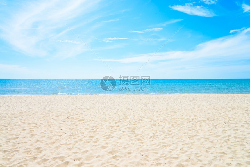 水太阳晴天空海和滩背景及复制空间图片