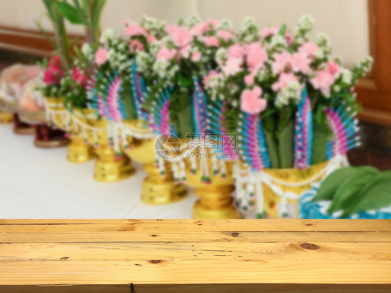 空木板桌间平台和模糊不清的产品显示蒙太奇的启动仪式背景布局Name爱泰国传统图片