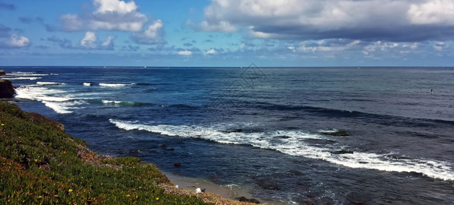 海面浪花图片