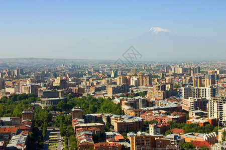 火山城市查看亚美尼埃里温的拉腊山美丽图片
