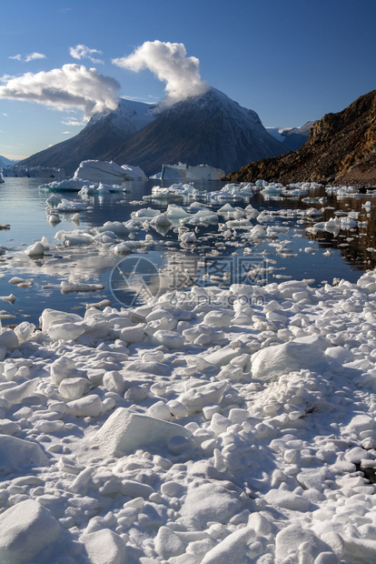 冰斯科比松东格陵兰唐士比松最远处的西北Fjord海岸图片