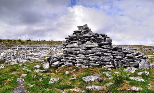 结石墓Burren是爱尔兰西北县Clare的喀斯特地貌区或阿尔瓦爱兰人图片