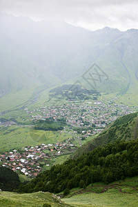 沟壑云格鲁吉亚高加索山脉的峰值和坡度格鲁吉亚图片