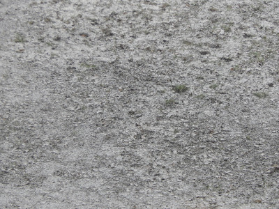 新鲜的冬天气雪纹理覆盖了地面和沥青图片