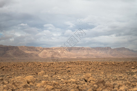 马萨达附近Israel沙漠死海岩石山和伊斯雷尔沙漠死的地理图片
