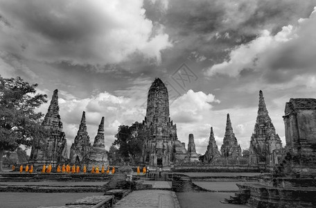 旅行大城府在泰国Ayutthaya的一个寺庙区开一种图片