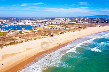 帆船海来自葡萄牙阿尔加维拉各斯市的航空班代拉背景图片