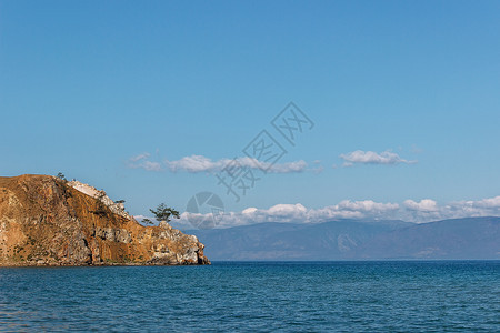 Baikal湖海岸的景观图旅行海岸线水图片