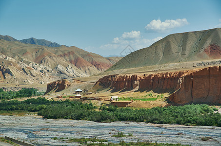 夏天空亚洲Rver河谷古尔查帕米公路吉斯坦中亚图片