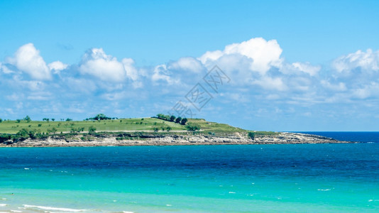 沿海夏令西班牙北部坎塔布里亚州桑坦德市夏季海景北方图片