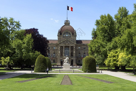 位于法国阿尔萨斯地区特拉堡市的Rhin宫前凯泽帕拉斯皇宫位于大厦内在法兰西阿尔萨斯地区Alsace地区的Strasbourn市的图片