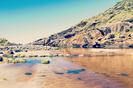 南澳大利亚Fleurieu半岛的深溪保护公园具有逆向Instagram风格过滤效应海岸线森图片