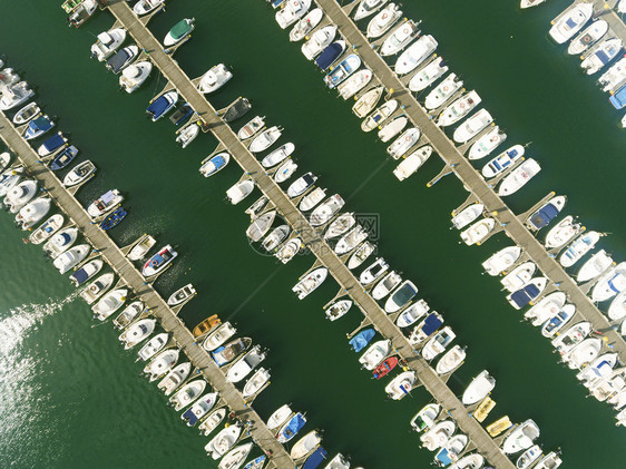 西班牙巴斯克州比兹卡亚桑图尔齐港水旅游派斯图片
