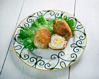 土豆和杜尔玛乌兹别克菜烤熟的肉粉塞满了鸡蛋中央盘子牛肉图片