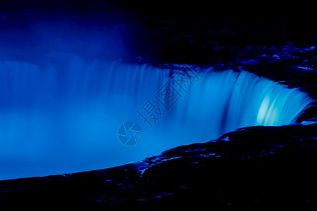 尼亚加拉大瀑布夜景与五颜六色的灯光加拿大安略省加拿尼亚拉瀑布夜景安略省加拿旅行风景优美观图片