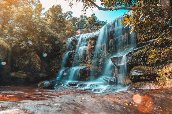 威曼亚洲遗产WIMANTHIP瀑布自然公园的溪流软水雨林美丽的瀑布图片