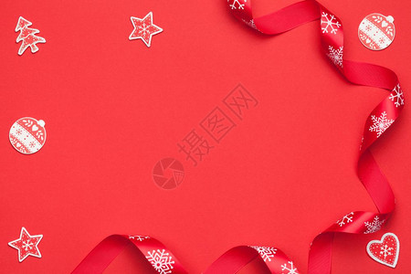 心玩具庆典圣诞成份红纸背景文件和红色纸张背景的圣诞节成份图片