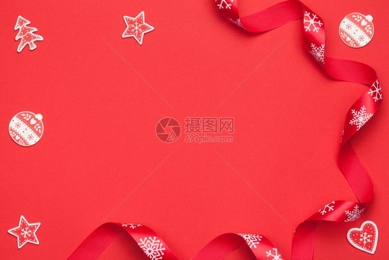 心玩具庆典圣诞成份红纸背景文件和红色纸张背景的圣诞节成份图片