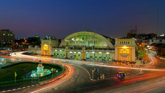 商业中央泰国曼谷市华灯红火车站泰国曼谷市华灯红火车站现代的图片