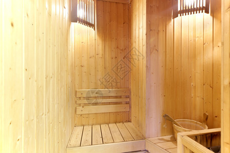 室内设计私人住宅中的小型桑浴室热治疗酒店图片