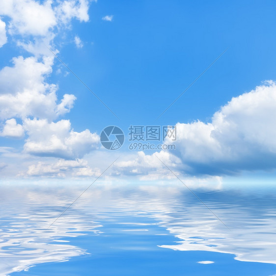 白色的阳光闪亮天空背景的图像蓝色图片