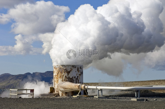 蒸汽160米深井的动荡蒸气喷口用来供应冰岛斯柯普首都雷克雅未的地热水通风口喧嚣图片