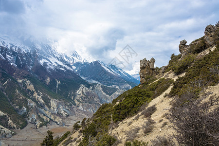 连绵不绝的山峰图片