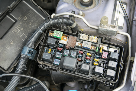 电气工业的可选择装有引信汽车发动机舱详细信息图片