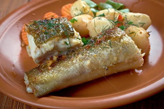 托尔斯克自制烤鳕鱼和蔬菜健康柠檬胖的图片