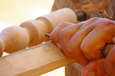 转弯刀文艺复兴博览会克罗地亚比耶洛瓦尔老式手工艺木转技能图片