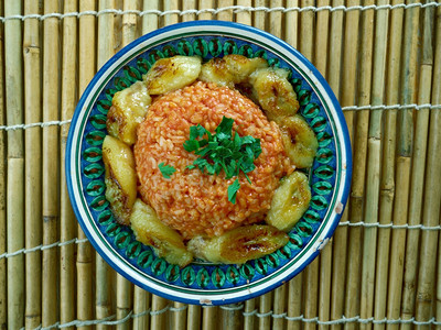 多哥鸡米和炸薯条尼日利亚菜油炸美食图片