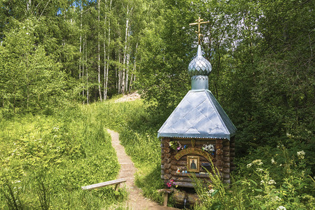 春天扎沃尔日斯基旅游俄罗Ivanovo地区Zavolzhsky区Vershinino村附近夏日圣蒂孔卢克霍夫斯基的圣之春图片