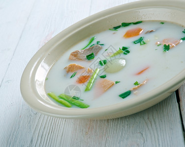 草本植物热的卑尔根鱼汤挪威鱼汤三文图片