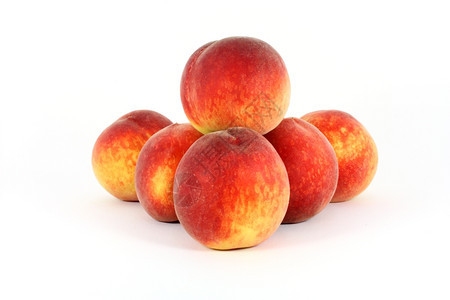 白色上隔离的新鲜多彩成熟桃子新鲜白色果酱图片