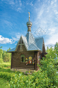 佩列斯拉夫基云瓦尔拉俄罗斯雅夫尔地区Pereslavsky区Kupan村附近的VarvaraIliopolskaya圣泉教堂图片