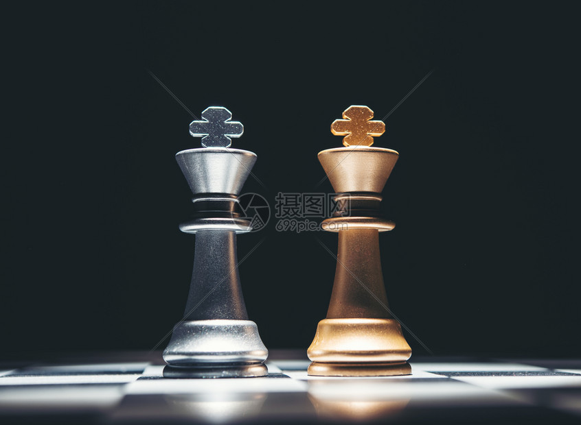 查看最有势力的石黑王和最有权势的白党人物铁板上最有权势的象棋人物一组放战略图片