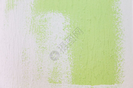 最佳覆盖室内的从绿色到白墙壁涂画图片
