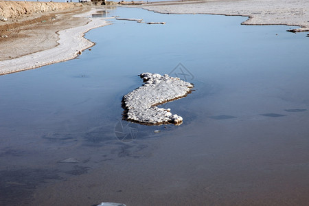 看内渗的突尼斯北部非洲最大的盐湖ChottelDjerid黄昏图片