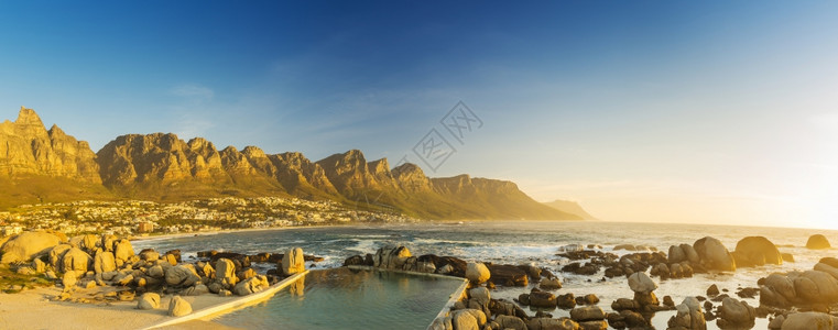 海岸线公园城市南非开普敦坎斯湾日落全景CapeTownTown图片