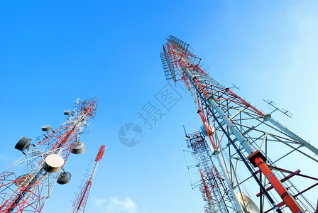 海浪天线卫星用于传输电视信号的有阳光电讯塔用来传送电视信号的图片