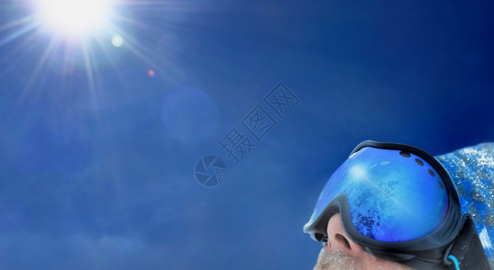 滑雪者的滑雪镜和阳光图片