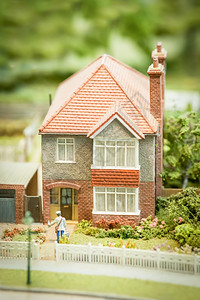 砖1950年风格的普通英国式非城郊独立房屋和花园模式纠察英国的图片